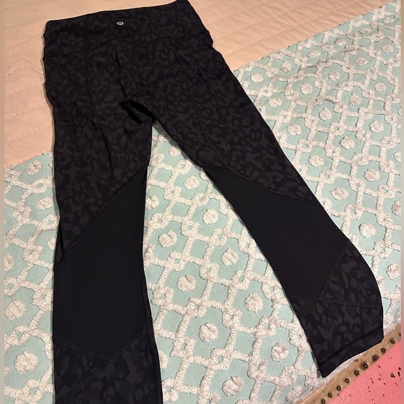 LULULEMON black Leopard sheer cropped leggings sz 4 - Picture 6 of 12